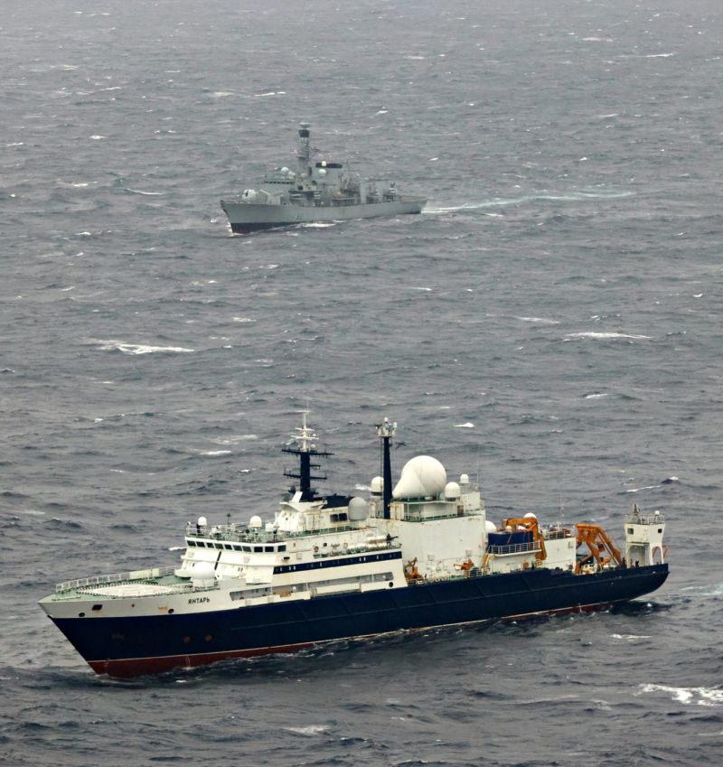 Image for the Tweet beginning: Here's HMS St Albans outbound