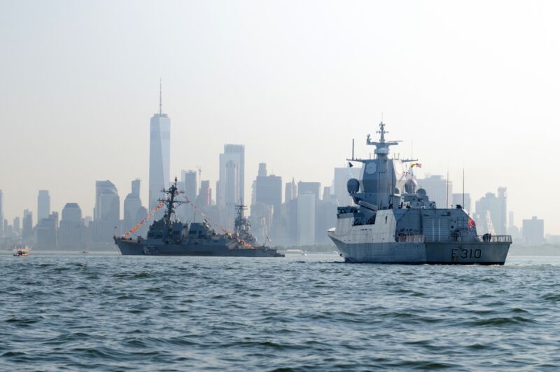 Image for the Tweet beginning: The Royal Norwegian Navy (RNoN)