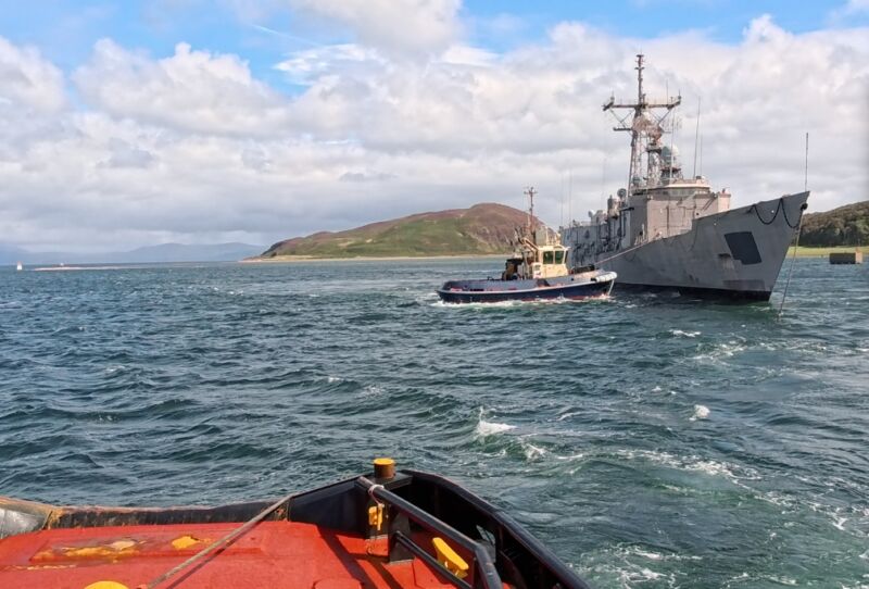 Image for the Tweet beginning: The ex-US Navy frigate Klakring,
